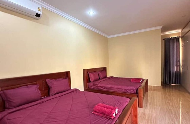 Private Home with Twin King Bed