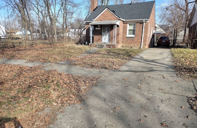 2 bedroom house in mid Detroit close to downtown, Greek Town and casinos