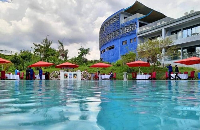 Azarel H (Aquarius Kigo Resort)