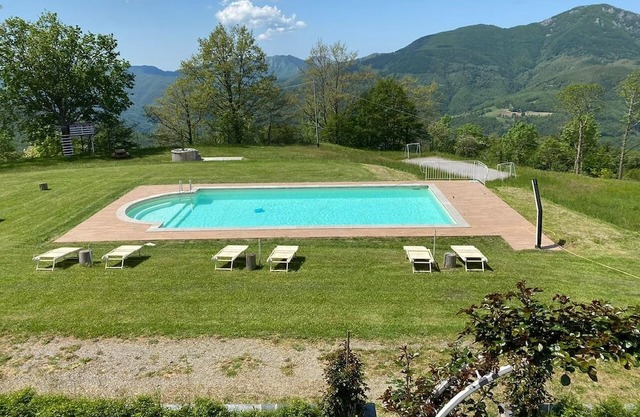 Apartment "Serrino 2" with Mountain View, Shared Pool & Wi-Fi
