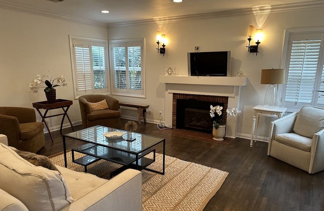Little heaven, close to beach, full kitchen, strong WiFi, kid & pet friendly