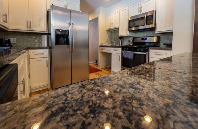 Entire Quiet Home w/ firepit close to Lake Michigan Beaches