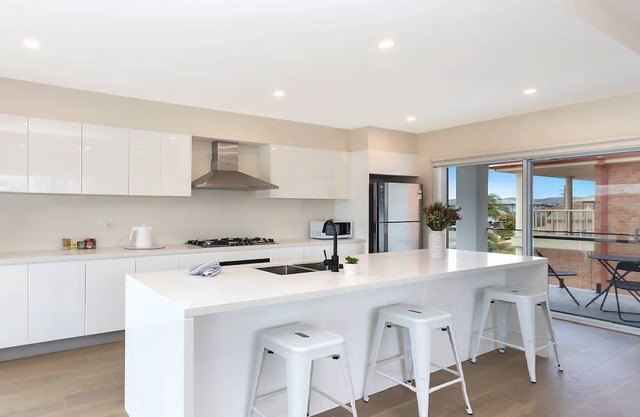 Booker Bay Retreat - Modern with Wifi Included