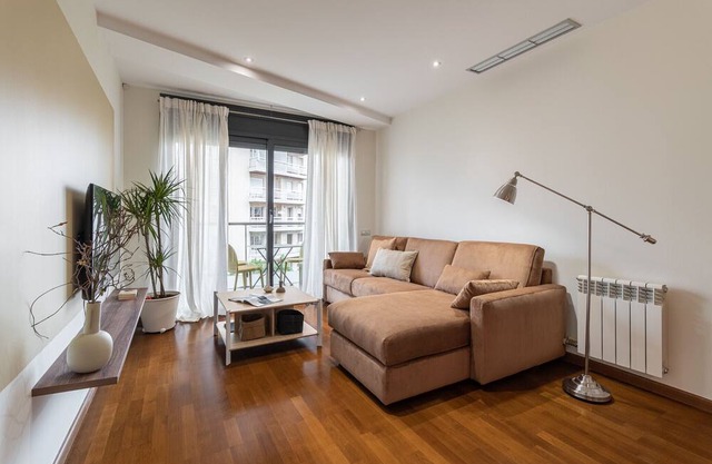 Exclusive Les Corts 2BR 5.9 Apartment w/Balcony