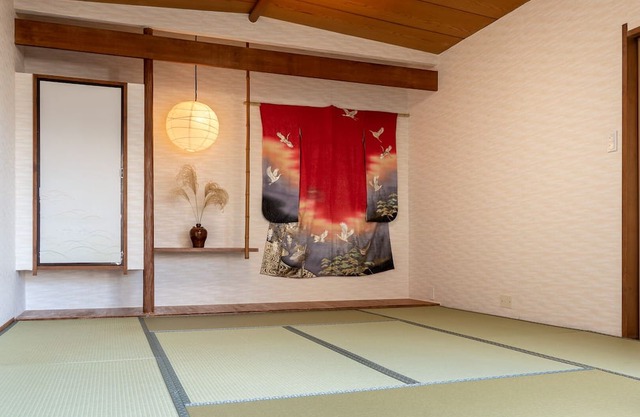 Geisha House Atami. Groups up to 10. Comfort inspired by geisha tradition.