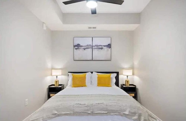 1BD with Gym & Free Parking By Target Field, Pet Friendly