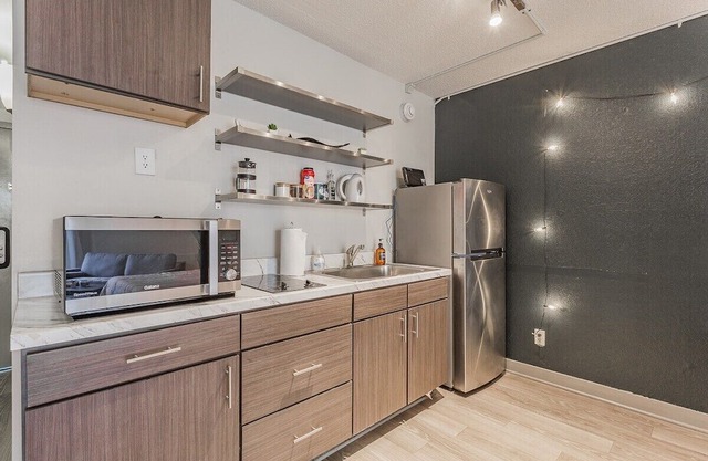 This apartment is a 1 bedroom(s), 1 bathrooms, located in Chattanooga, TN.