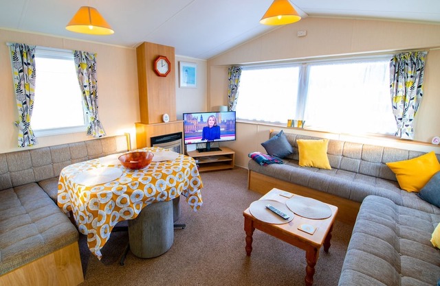 Willerby Etchingham ND30 3B - a caravan that sleeps 8 guests in 3 bedrooms