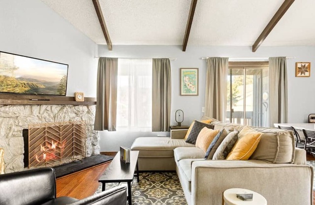 A Durable Joy + Big Bear Lake 2BR + Hot Tub