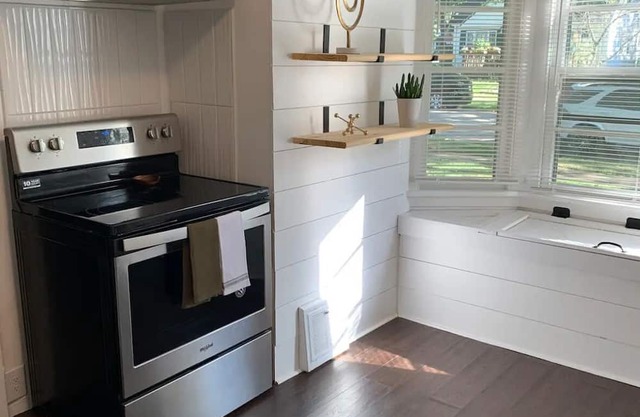 Cozy 3 Bedroom House on the Westside of Cleveland