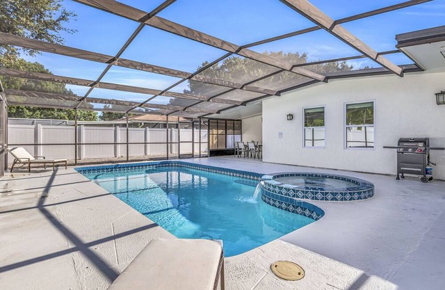 Beautiful Florida Home w/ Heated Pool, hotter and pool table.