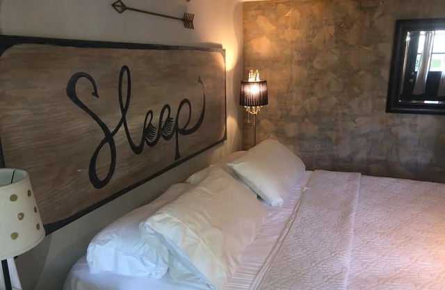Cozy Courtyard Cottage~Downtown Winston Salem Pet Friendly ~ No Pet Fees