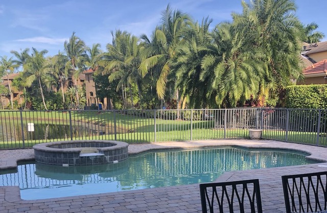Wonderful estate in Palm Beach! Flexible terms for stay