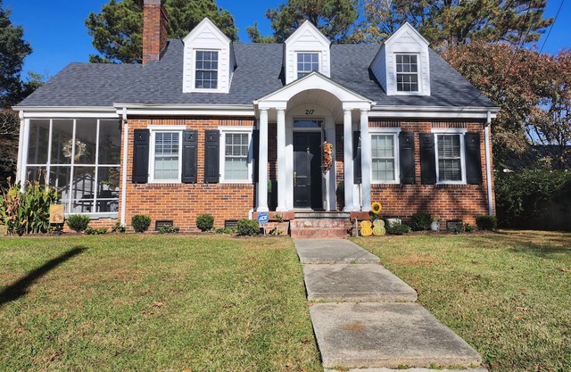Classic Cottage in the center of downtown historic district in Edenton.