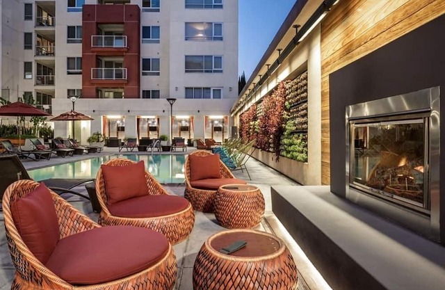 Upscale Hollywood 2 Bed 2 Bath + Large Balcony+1222 N La Brea Ave West Hollywood