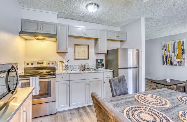 Fresno Apartment With Shared Courtyard!