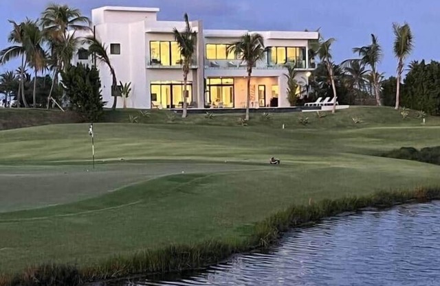 Bahia Beach Mansion- Golf, Tennis, Nature, Luxury at Casa Prestige