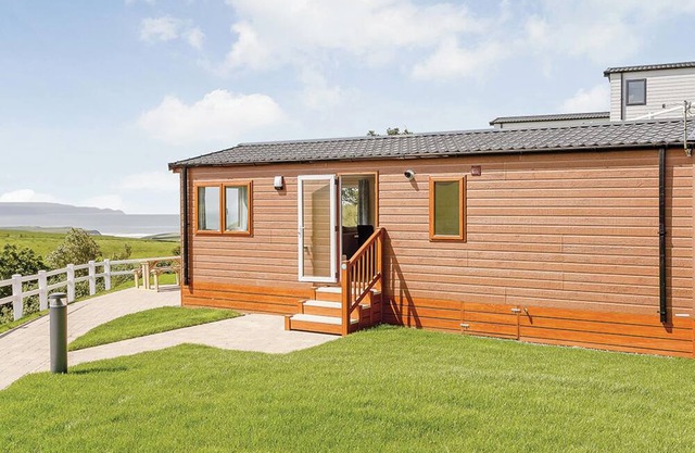 This cabin-style static caravan is perfect for a family holiday along with your four legged friend.