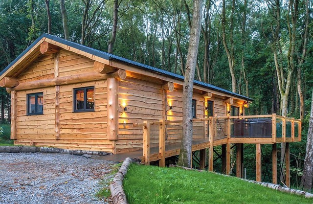 New in 2022. Bluebell Treehouse is the perfect woodland getaway for larger families.