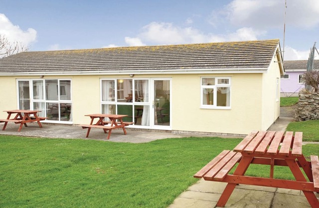 Bungalow with one double and one twin.