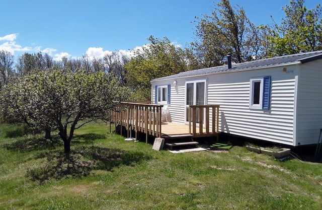 Mobil Home à la Campagne à Proximité du Mont Ventoux
