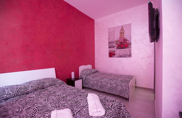 Chambre Double ou Triple - Centre de Naples