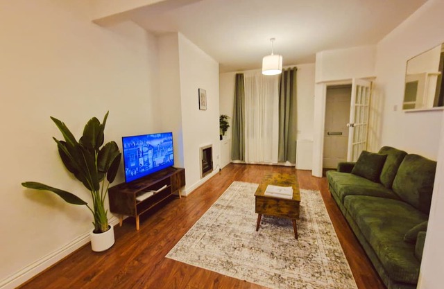 5 Star Elegant Sanctuary by LFC Stadium