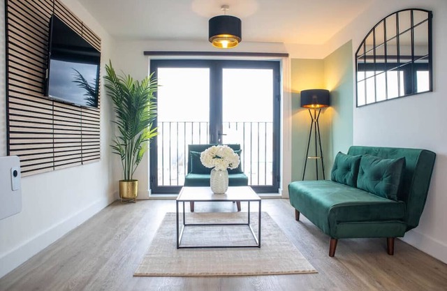 Oriel Suite | Central | Free Parking | 6 Beds
