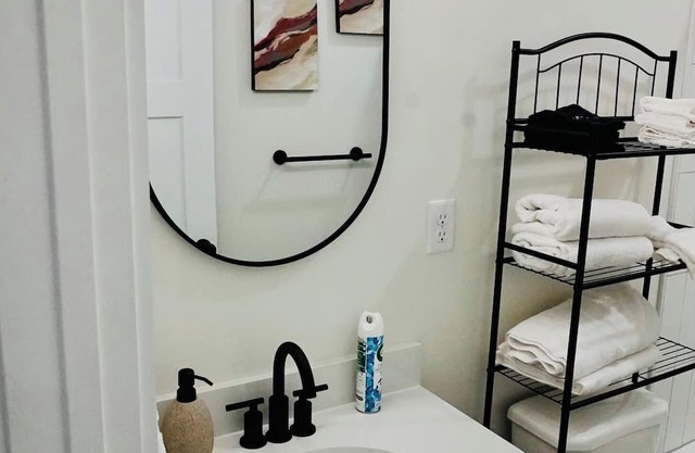 New Cozy 1 bed 1 bath Duplex- Downtown Chattanooga