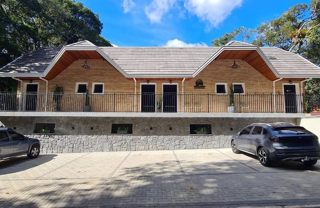 La Floresta Suit 3