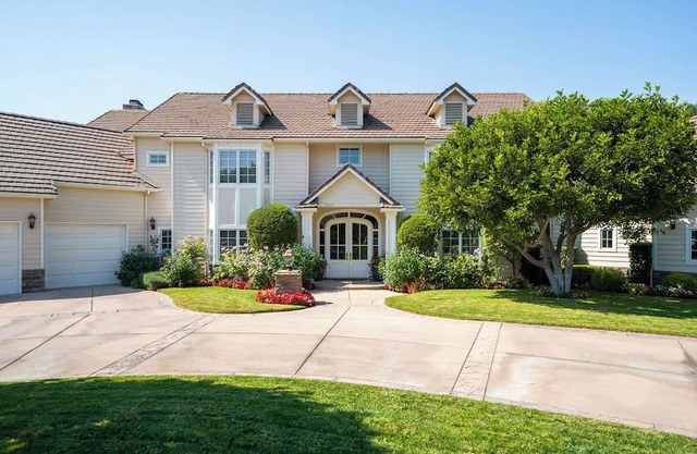 Welcoming 6-bedroom house in Santa Rosa Valley