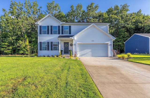 Paw Paw Lake Escape | Pet Friendly | Near Paw Paw Lake