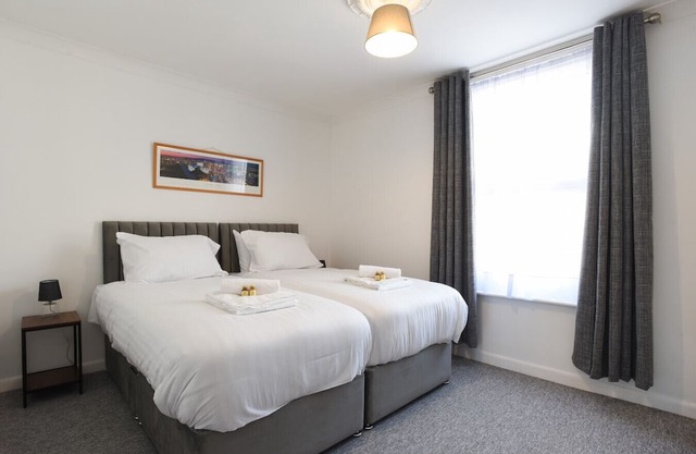 Clive’s Abode | Centrally Located 2BR Family Home