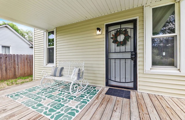 Pet Friendly Funky Bunky Cottage
