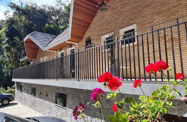 La Floresta Suit 2 km from the viewpoint and cable car