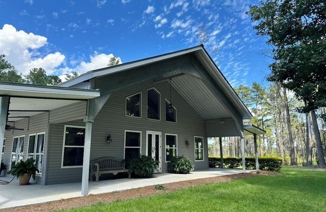 Brand New Game Day Listing! GATA Getaway! 2 bed, 2 bath, 15 min from Stadium.