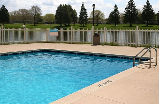 2 Relaxing Family-Friendly Bay Valley Rooms – Golf, Pool & Scenic Trails