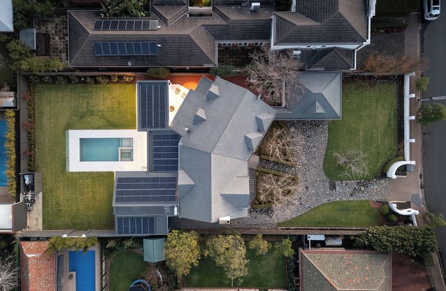 The Estate - Luxury Pool Escape, Sleeps 10