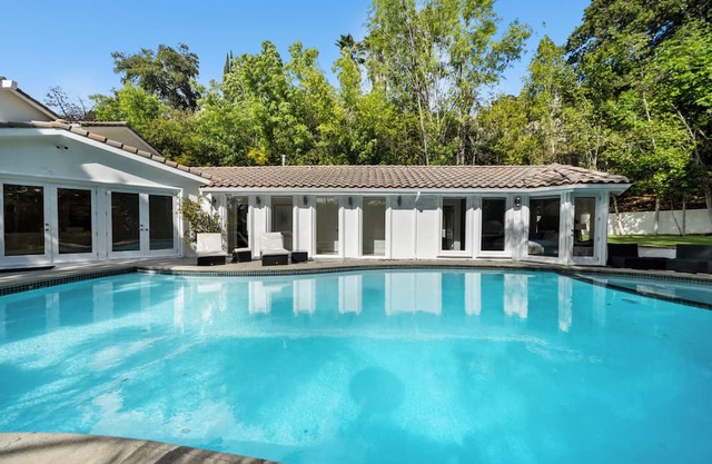 Private 5 bed/6bath Encino Estate W/Pool