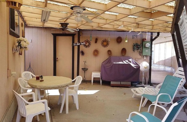 3-bedroom mobile home near the Colorado River