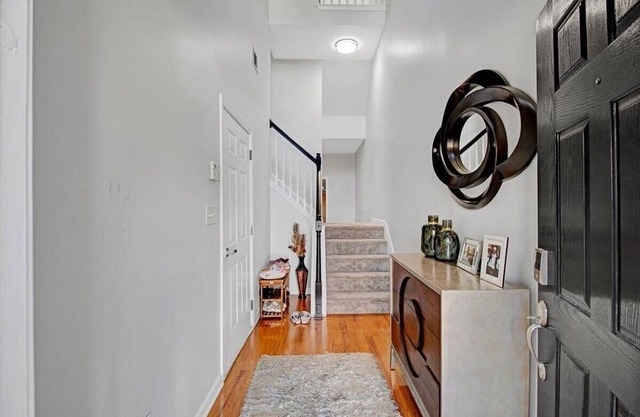 Lovely 4-bedroom 3.5 bathroom house in Lawrenceville with AC. Sugar loaf Mill