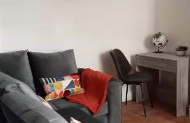 Planet 9 : One-Bedroom Apartment with Balcony