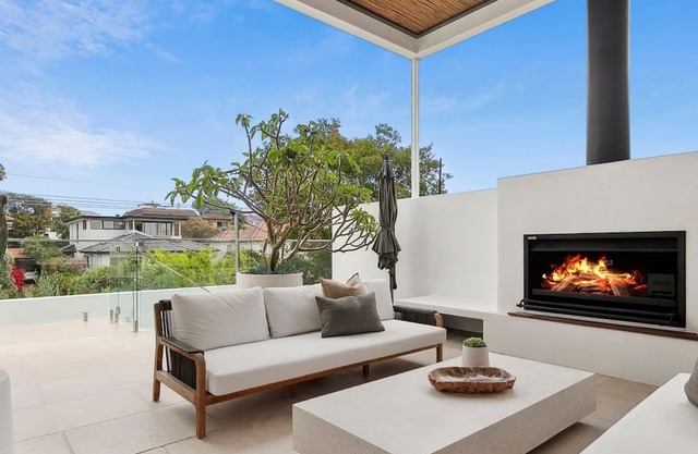 4 bedroom upper level apartment - Balgowlah awaits you!