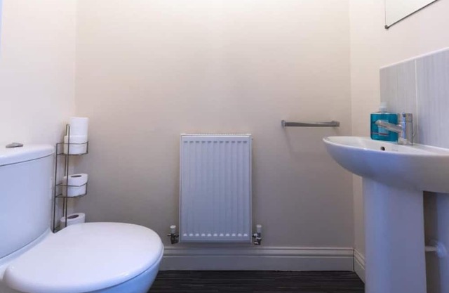 Fast Wi-Fi, Parking Available, Special Discount & Contractors in Coventry