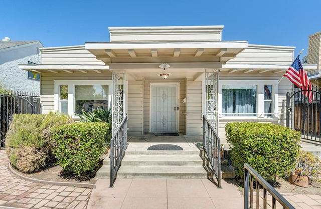 Miracle Mile Stay: Classic Stockton Home w/Yard!