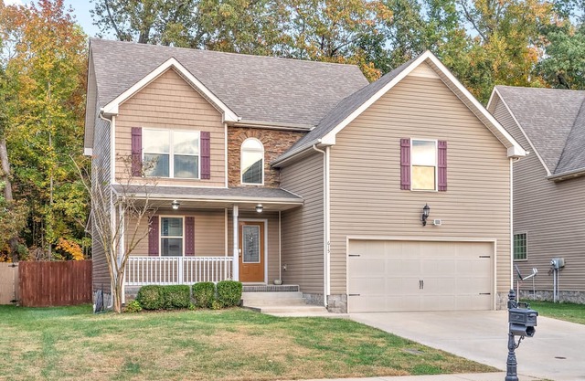Fox House (615 Fox Path Ln)