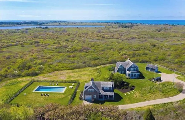 Private Compound w/two houses, pool, hot tub, sauna, & Jeep available to rent!