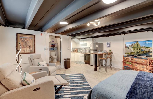 Brand New Studio! Walk to UT & Fort Sanders