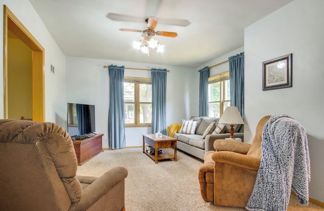 Deck & Spacious Yard: Family Home in Rock Rapids!