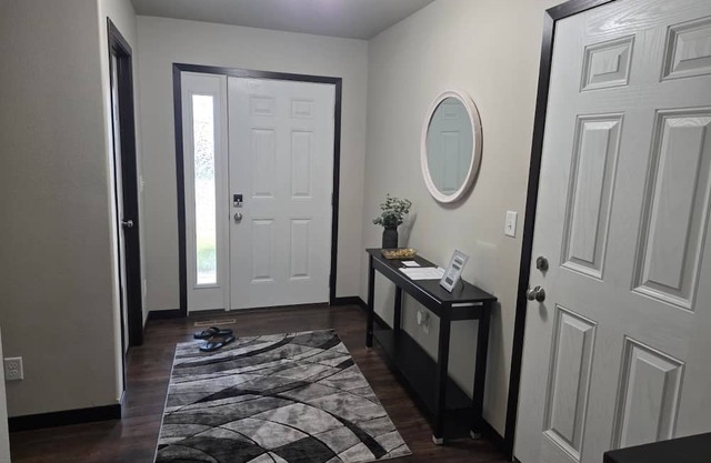 Modern Comfortable, spacious 4-bedroom building in lovely Fargo